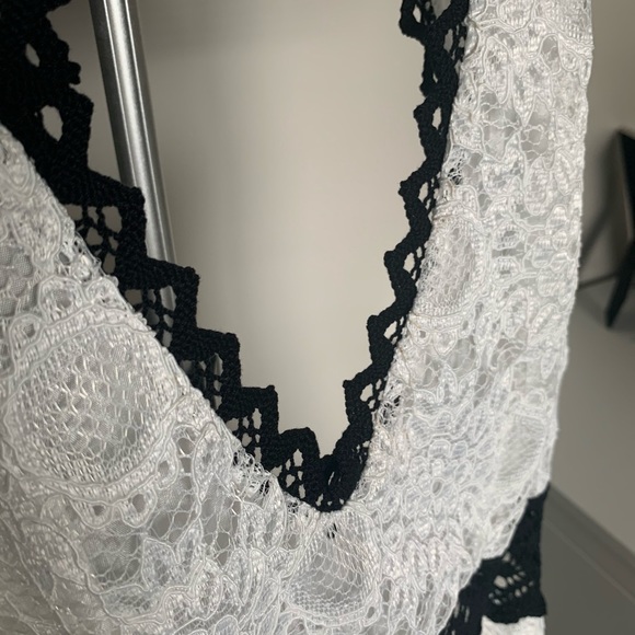 Lace formal dress NEW condition - Picture 4 of 8